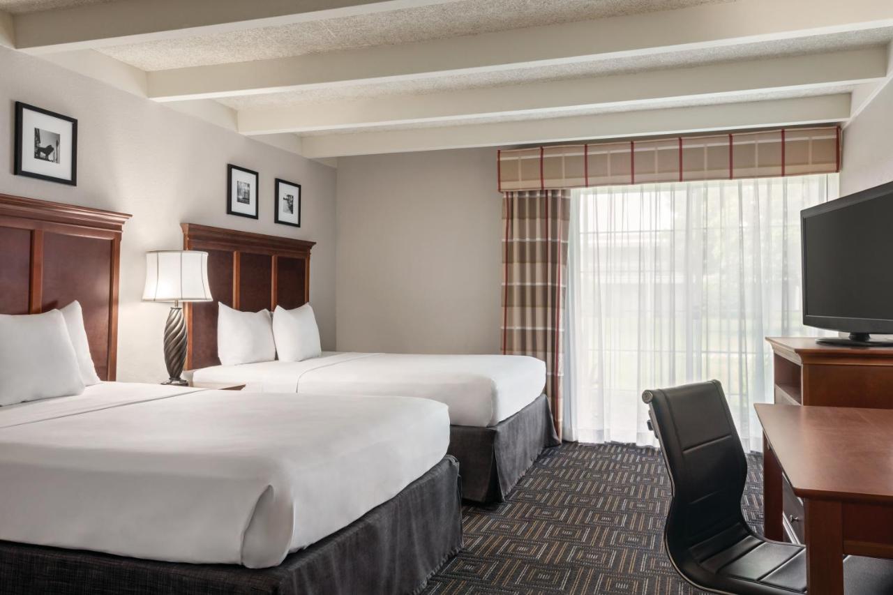 One-Bedroom Queen Suite with Sofa Bed - Non-Smoking at Country Inn & Suites by Radisson, Woodbury, MN