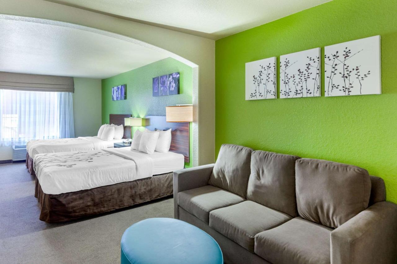 Queen Suite with Sofa Bed at Sleep Inn & Suites Hewitt - South Waco