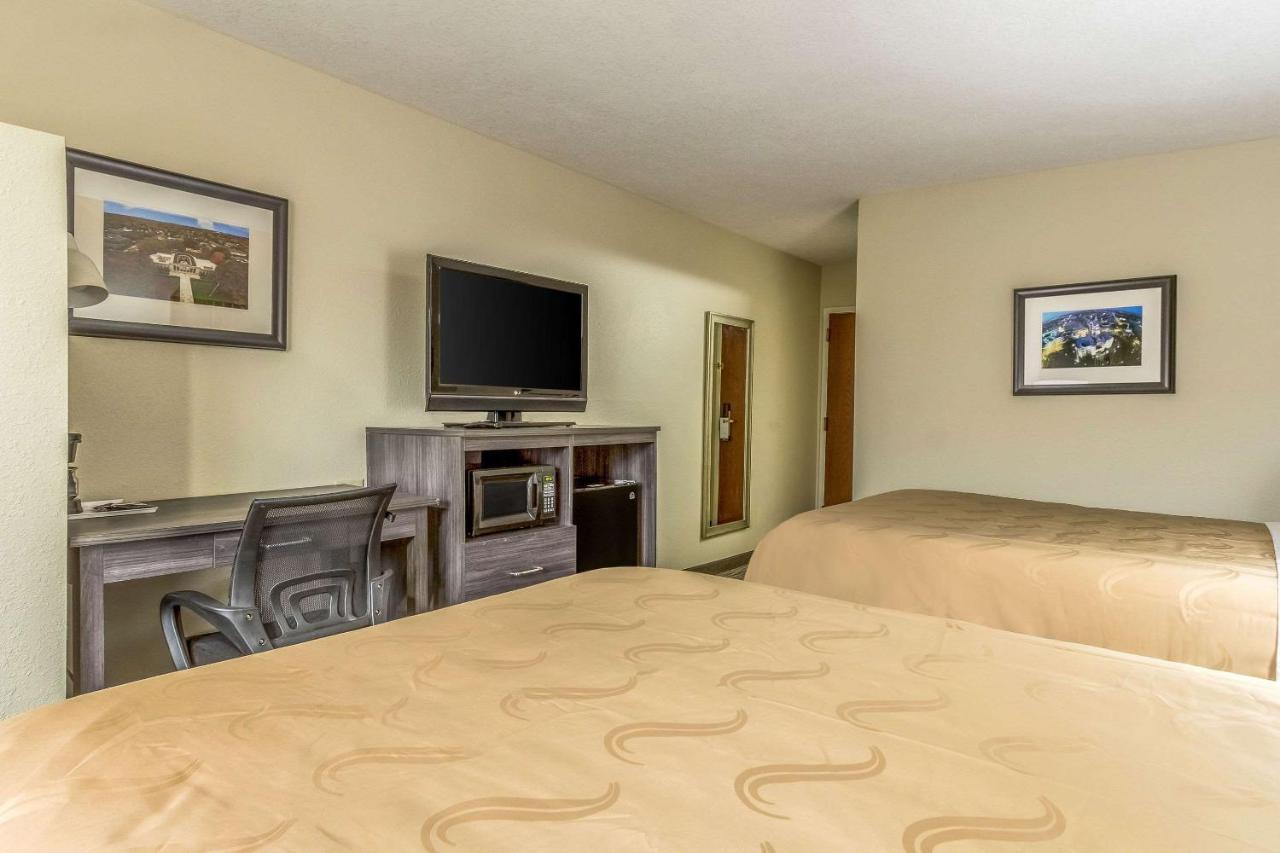 Queen Room with Two Queen Beds at Quality Inn & Suites North Lima - Boardman