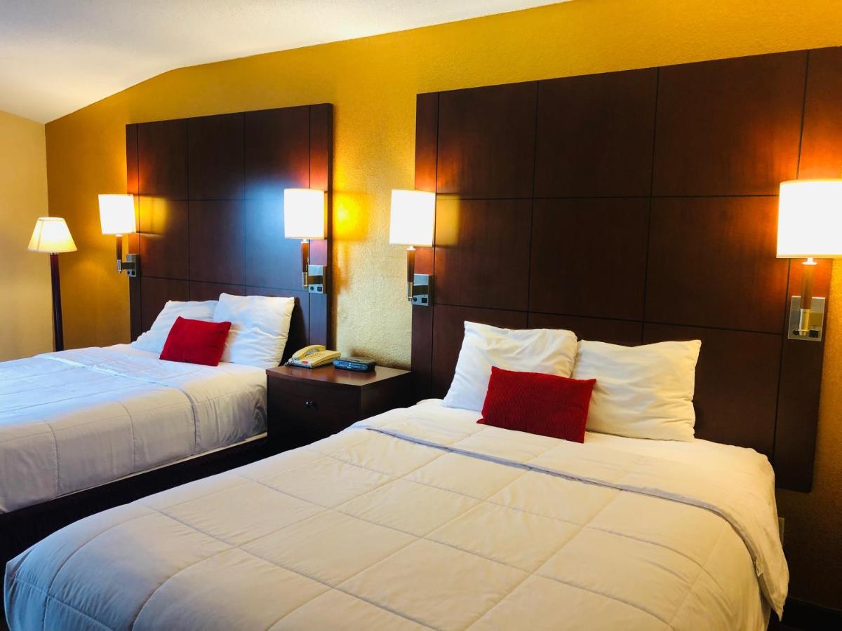 Standard Room with Two Beds at Hotel M Mount Pocono