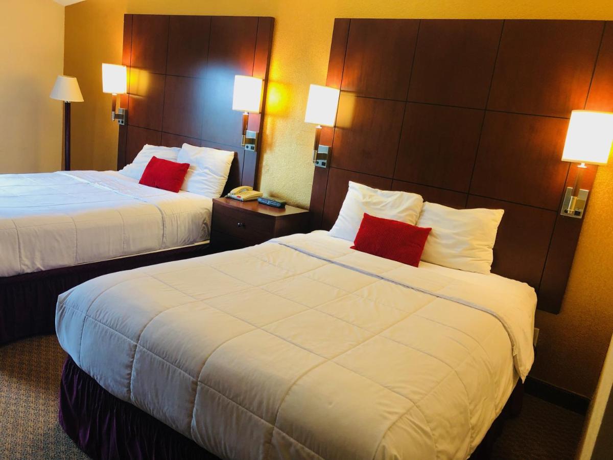 Standard Room with Two Beds at Hotel M Mount Pocono