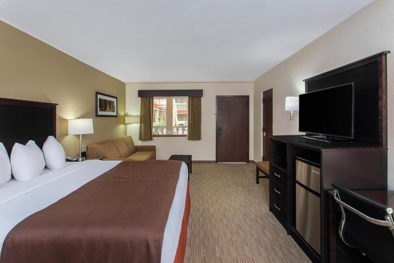 Superior King Room - Non-Smoking at AmericInn by Wyndham Janesville
