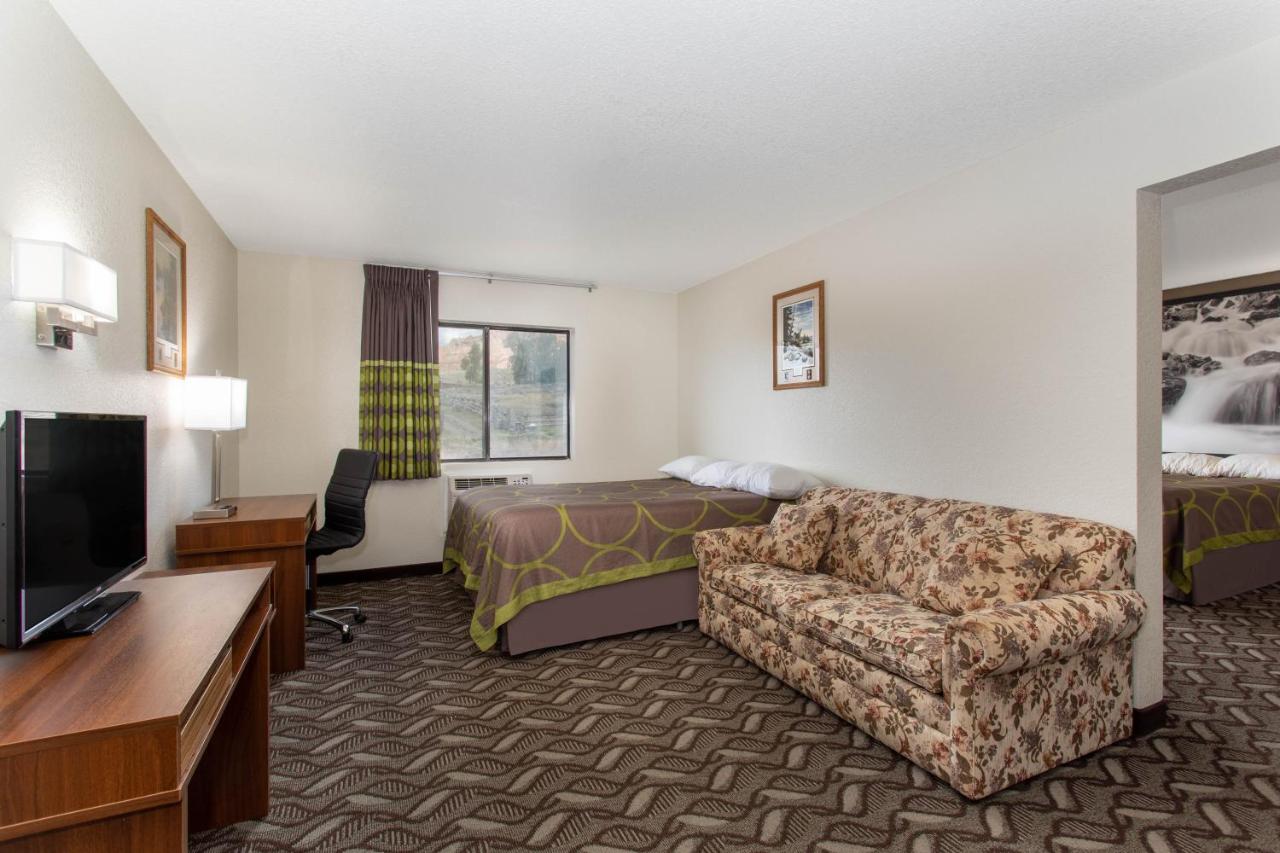 Studio Suite - Non-Smoking at Super 8 by Wyndham Dubois