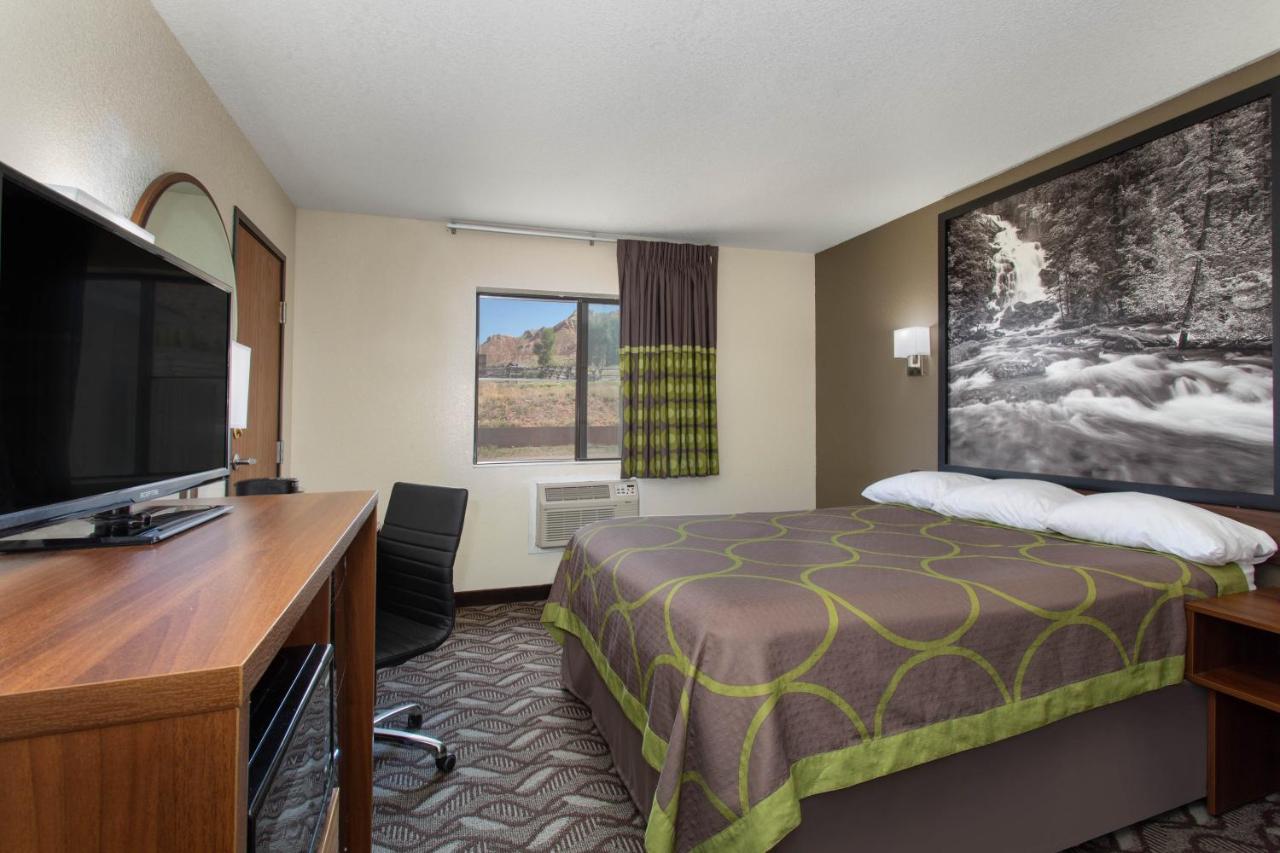 Queen Room - Mobility Access/Non-Smoking at Super 8 by Wyndham Dubois