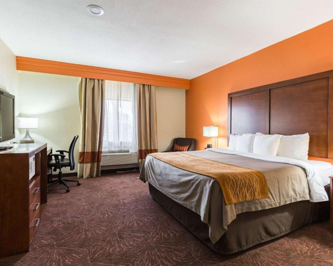 King Room - Disability Access/Non-Smoking at Econo Lodge Inn & Suites East