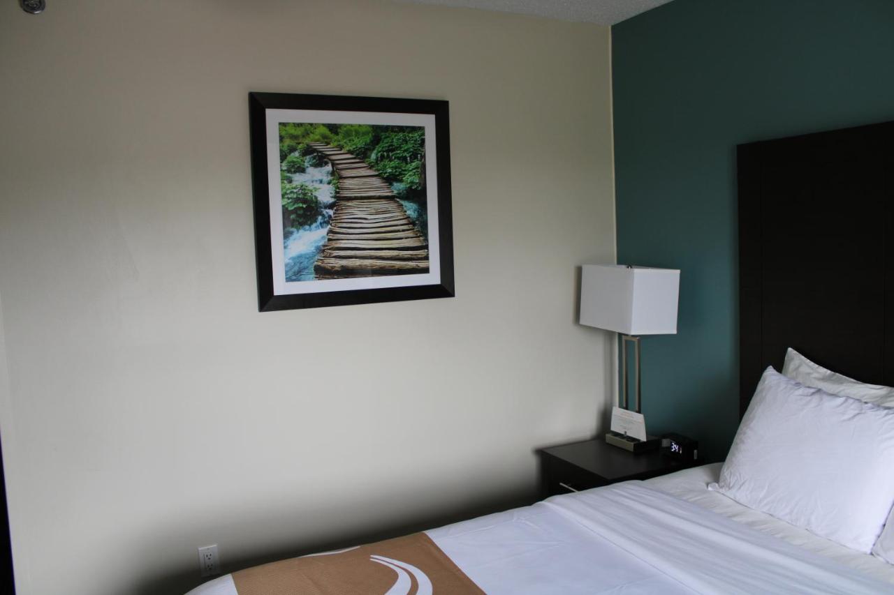 Queen Suite - Non-Smoking at Quality Inn Mount Pleasant