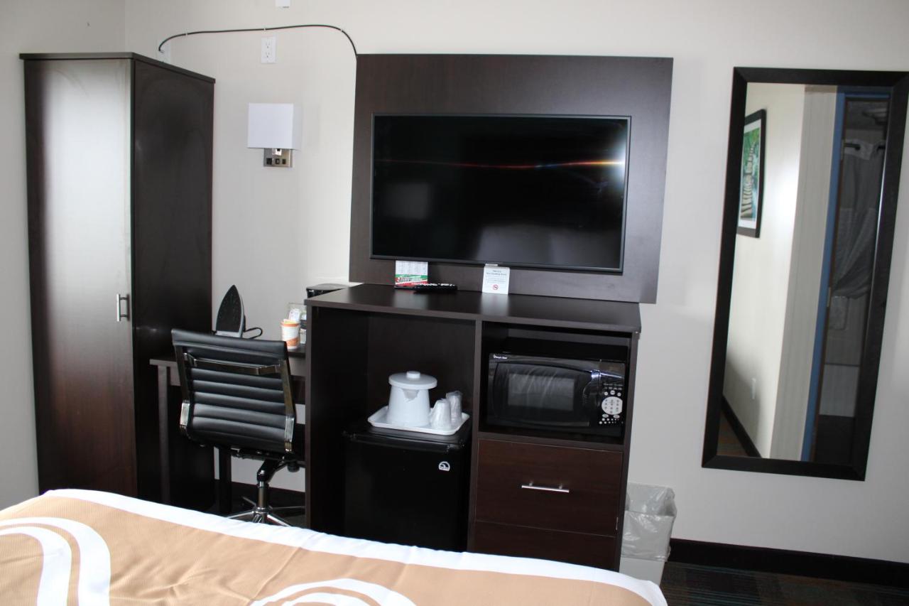 Queen Suite - Non-Smoking at Quality Inn Mount Pleasant