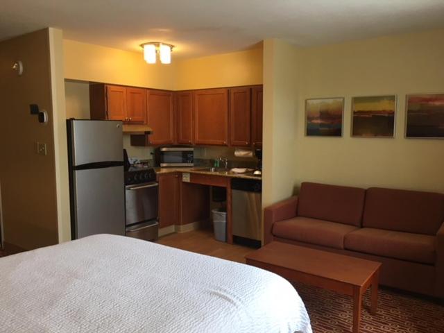 One-Bedroom Queen Suite - Mobility and Hearing Impaired Access/Non-Smoking at Hawthorn Extended Stay by Wyndham Cincinnati NE/Mason