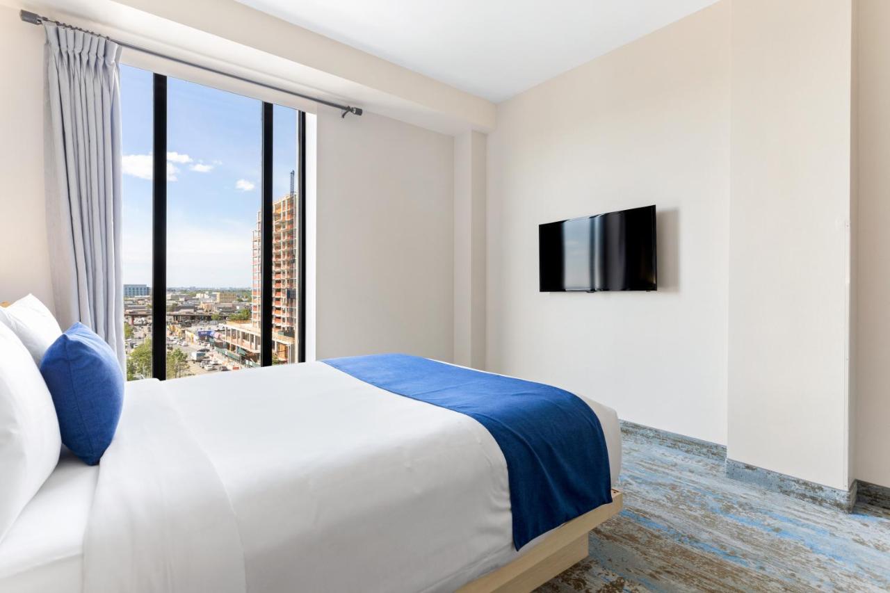 Deluxe Queen Room at The Parc Hotel