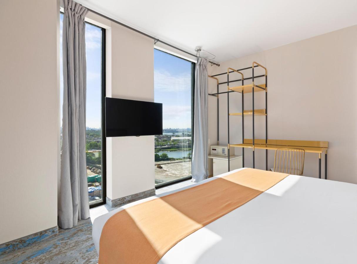 Standard King Room at The Parc Hotel