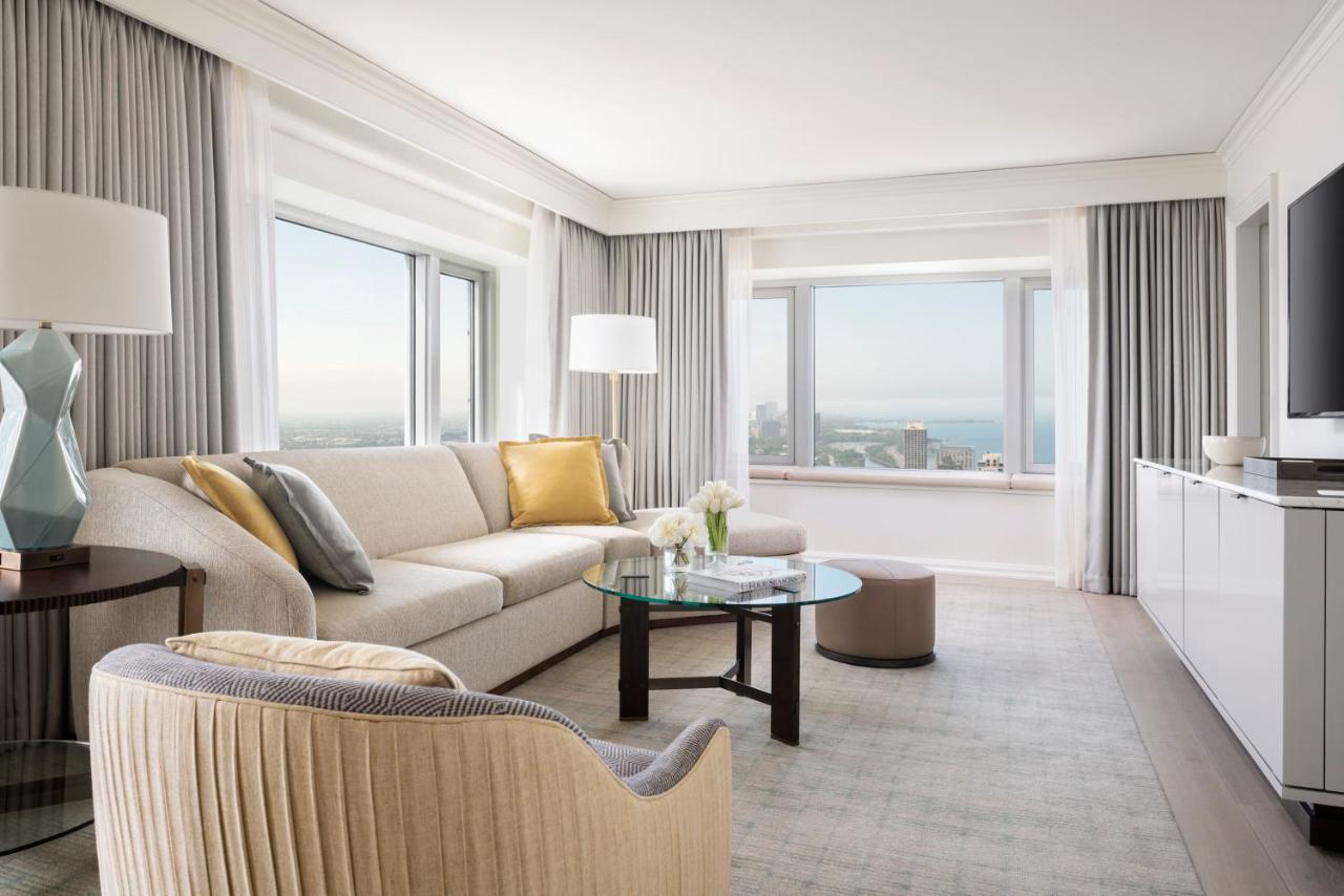 One-Bedroom KIng Suite - Accessible at Four Seasons Hotel Chicago