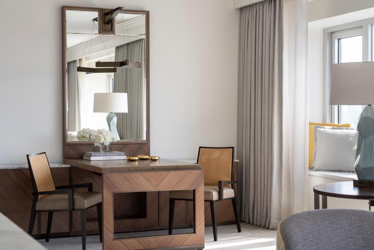 One-Bedroom KIng Suite - Accessible at Four Seasons Hotel Chicago