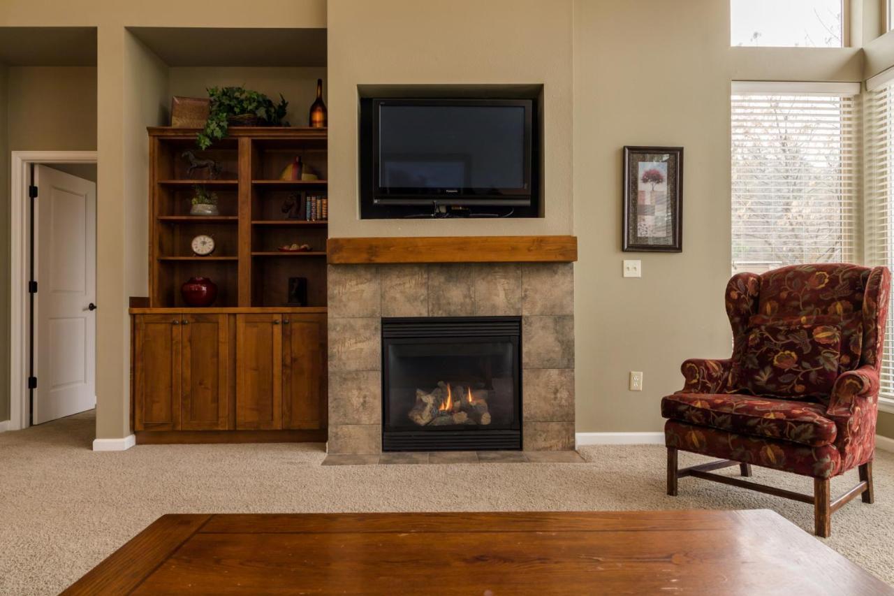 Two-Bedroom Vacation Rental at Running Y Ranch Vacation Home Rentals