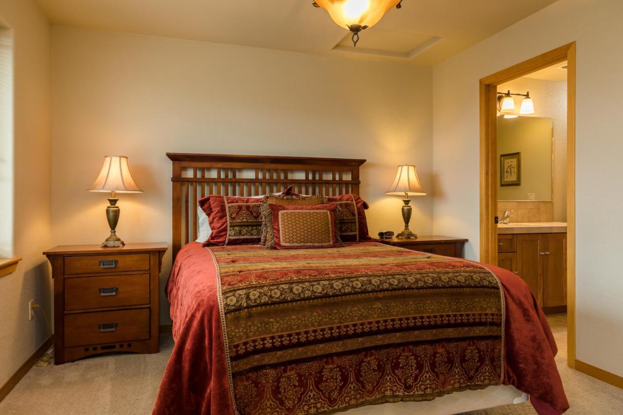Three-Bedroom Vacation Rental at Running Y Ranch Vacation Home Rentals
