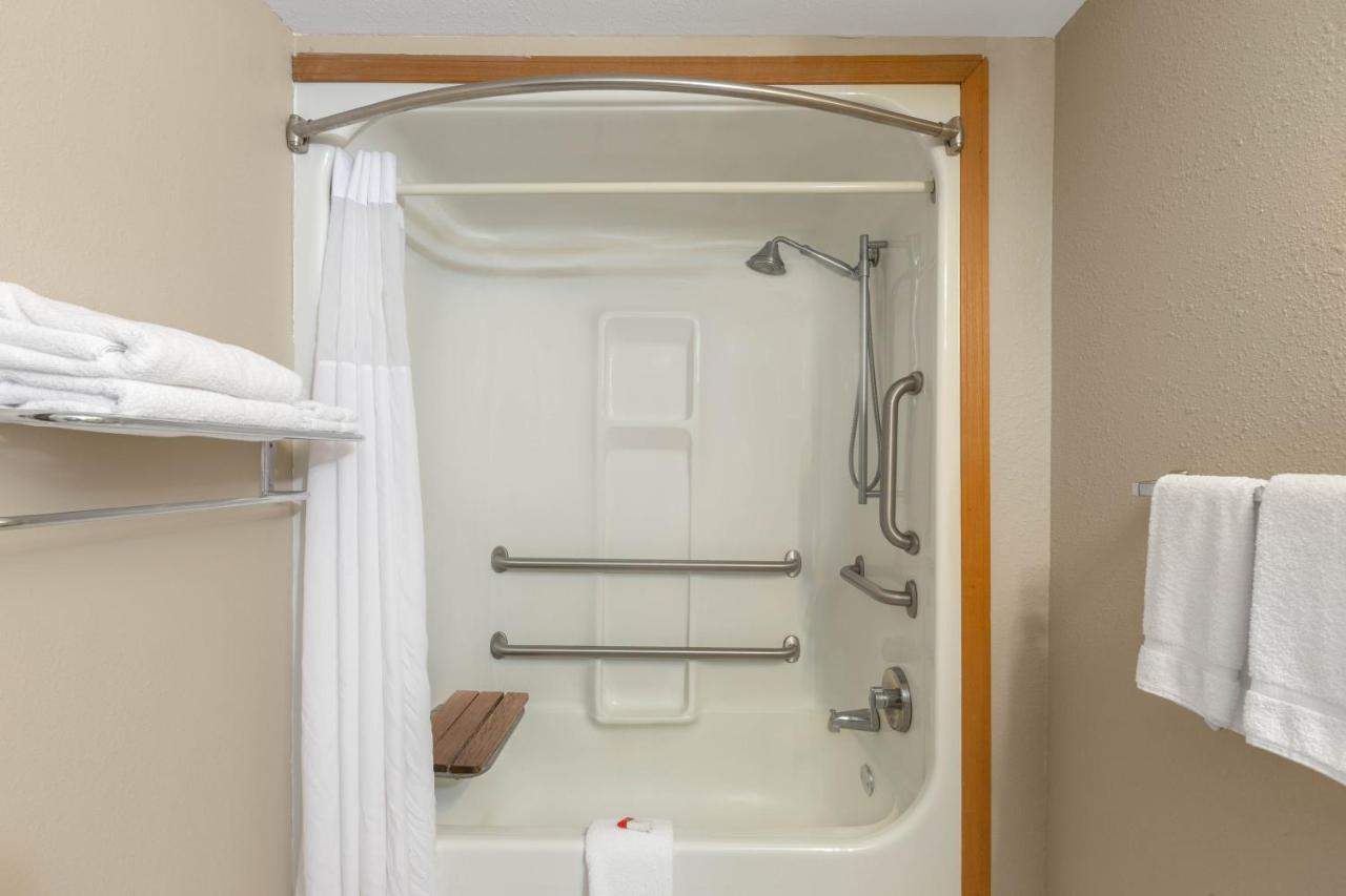 King Room - Mobility Access/Non-Smoking at Super 8 by Wyndham Eureka Springs