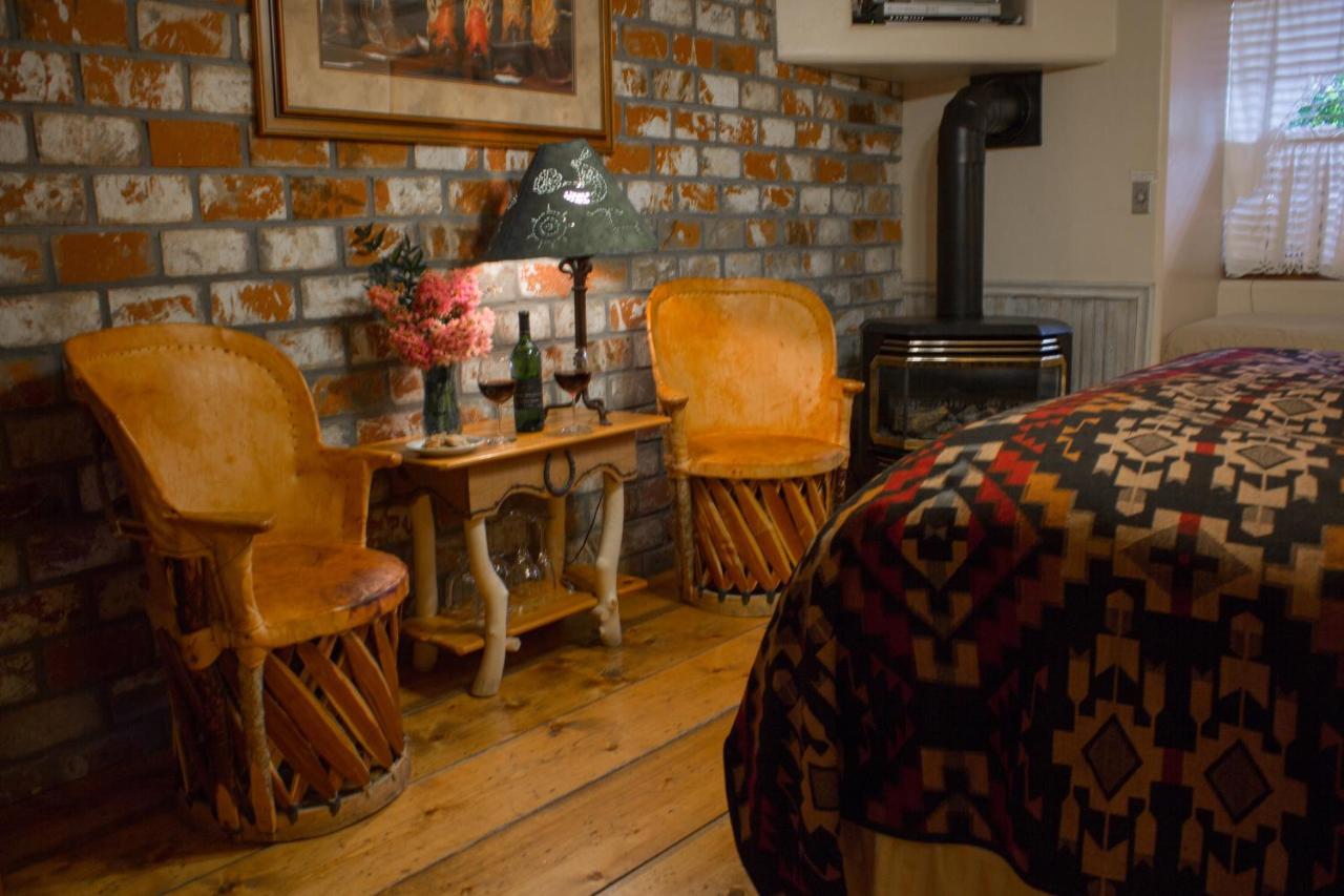 King Studio at Adobe Village Inn