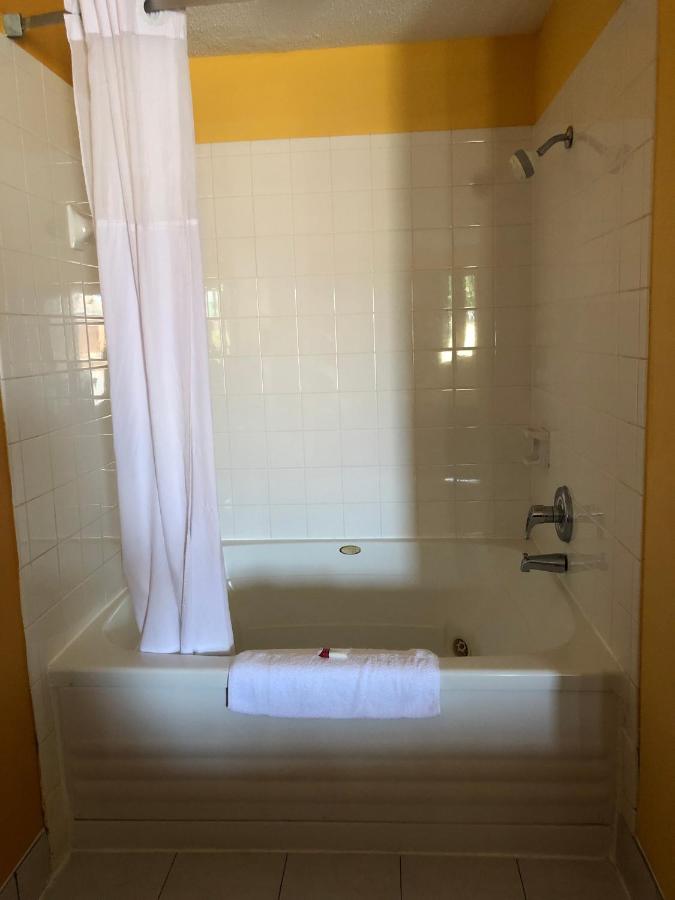 King Studio Suite - Non-Smoking at Days Inn by Wyndham Franklin