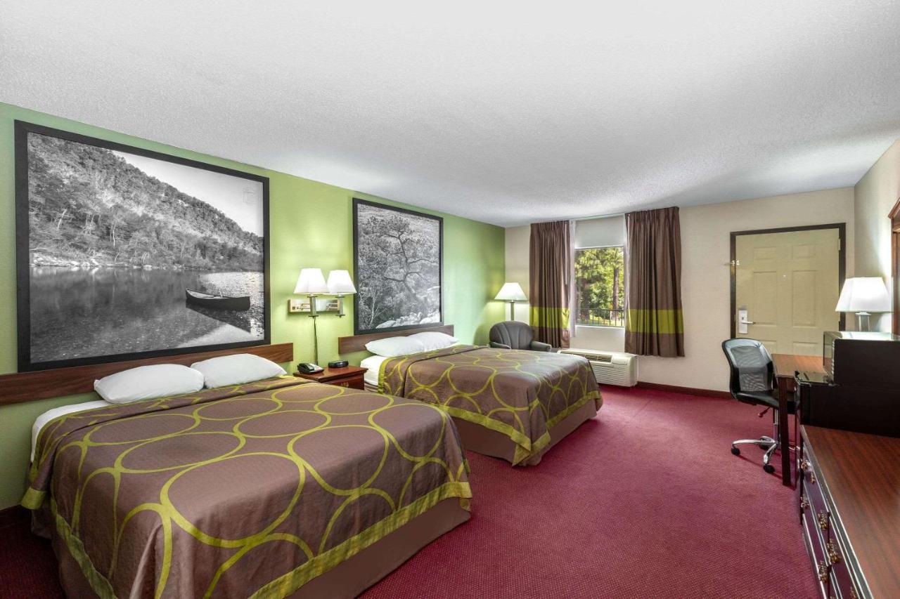 Queen Room with Two Queen Beds - Non-Smoking at Super 8 by Wyndham Eureka Springs