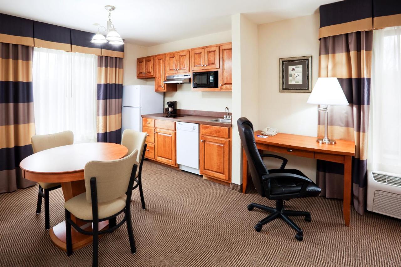 King Suite with Sofa Bed at Holiday Inn Express Forest City by IHG