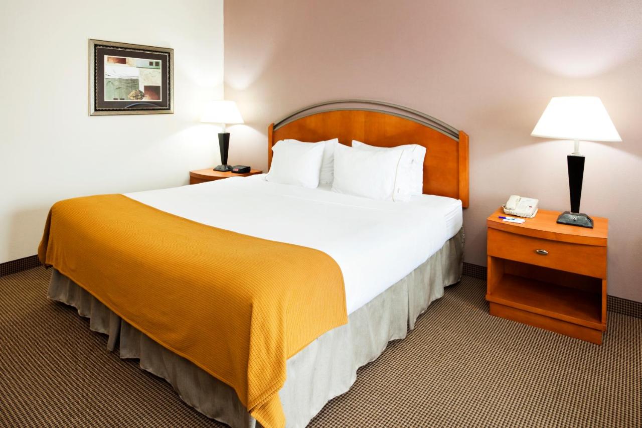 Room Selected at Check-In at Holiday Inn Express Forest City by IHG