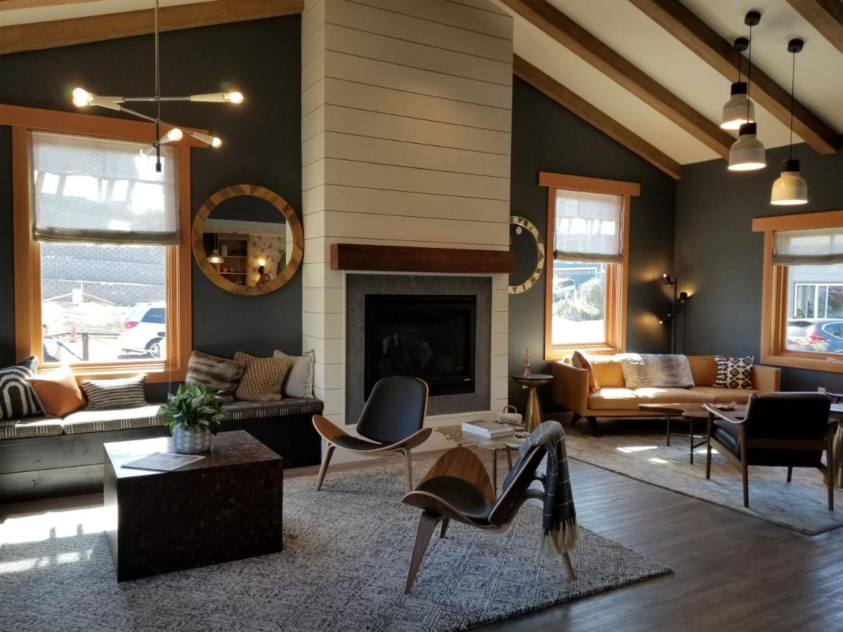 | The Coho Oceanfront Lodge