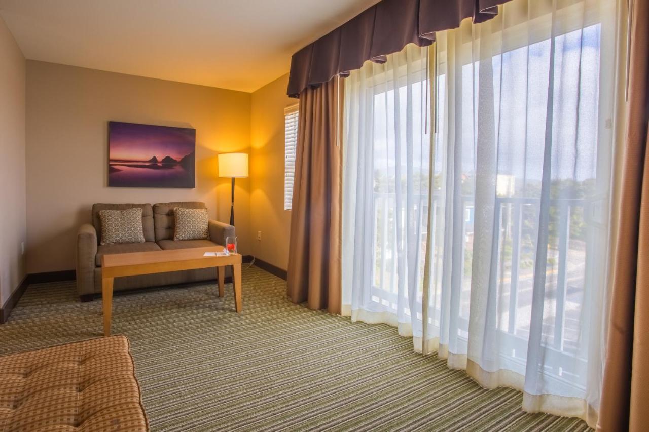 Queen Fireplace Studio - Adults Only at The Coho Oceanfront Lodge