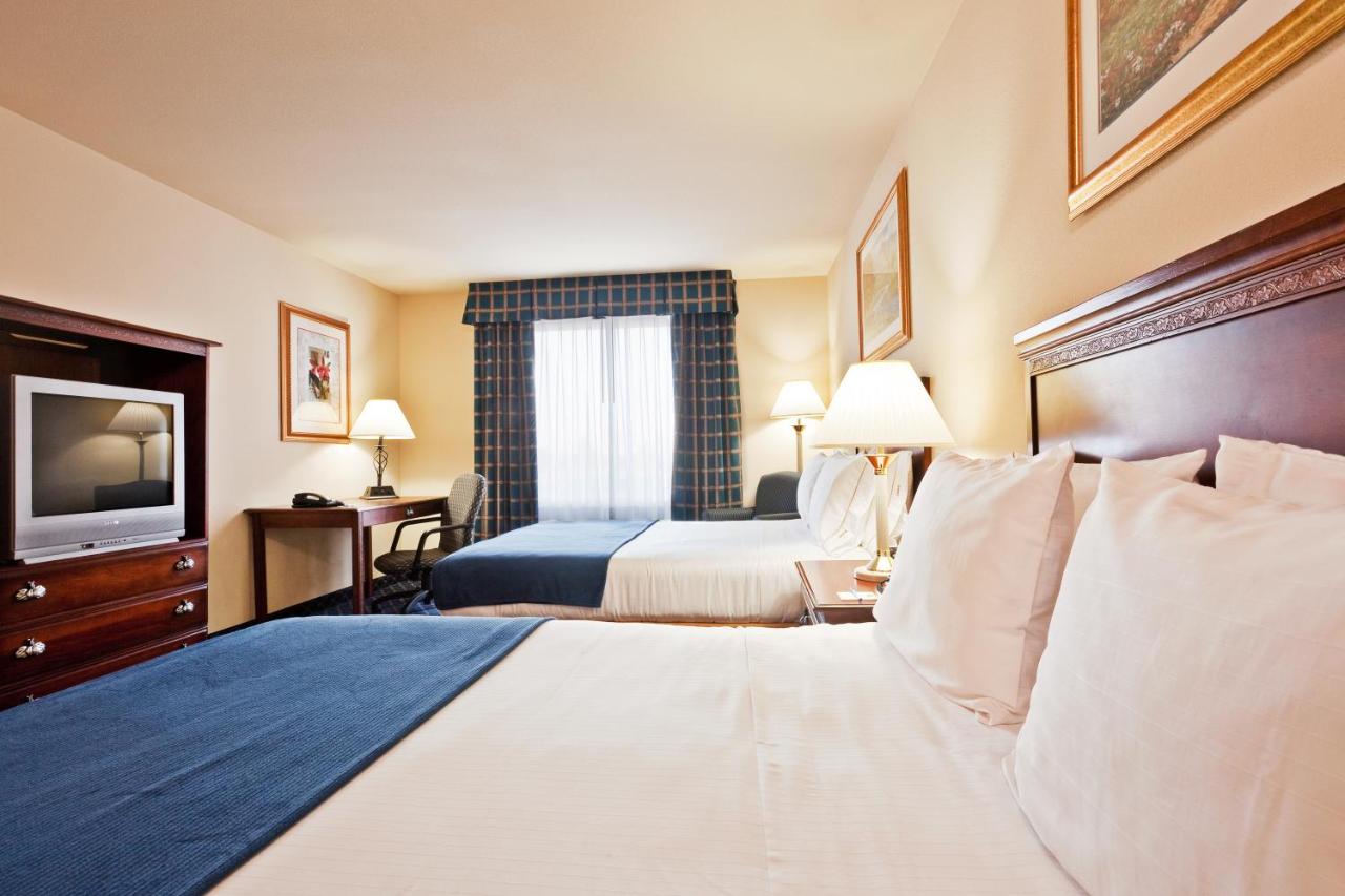 Queen Suite - Non-Smoking at Holiday Inn Express Hotel & Suites Paragould by IHG
