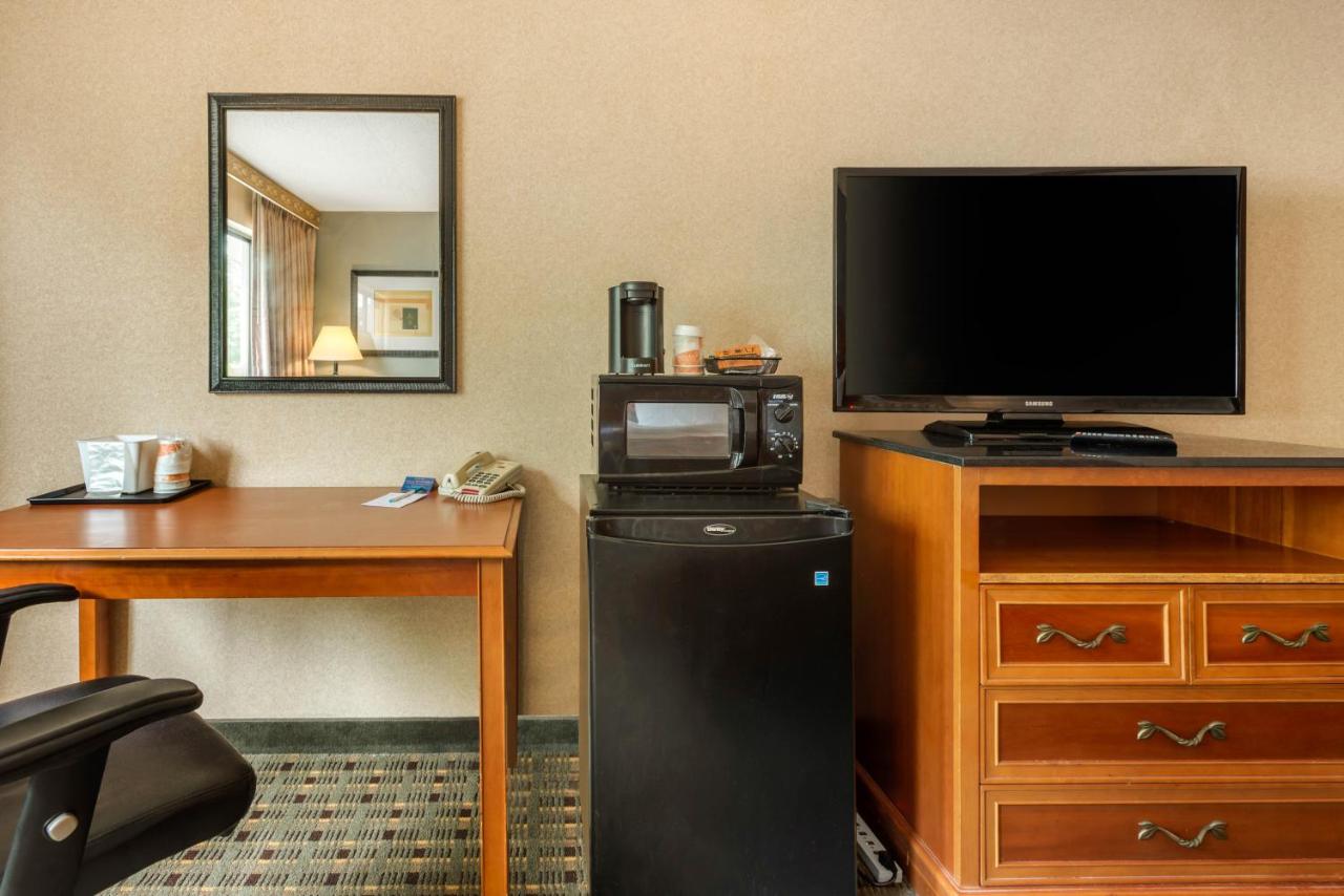 Standard Queen Room with Two Queen Beds - Non-Smoking at Ramada by Wyndham Levittown Bucks County
