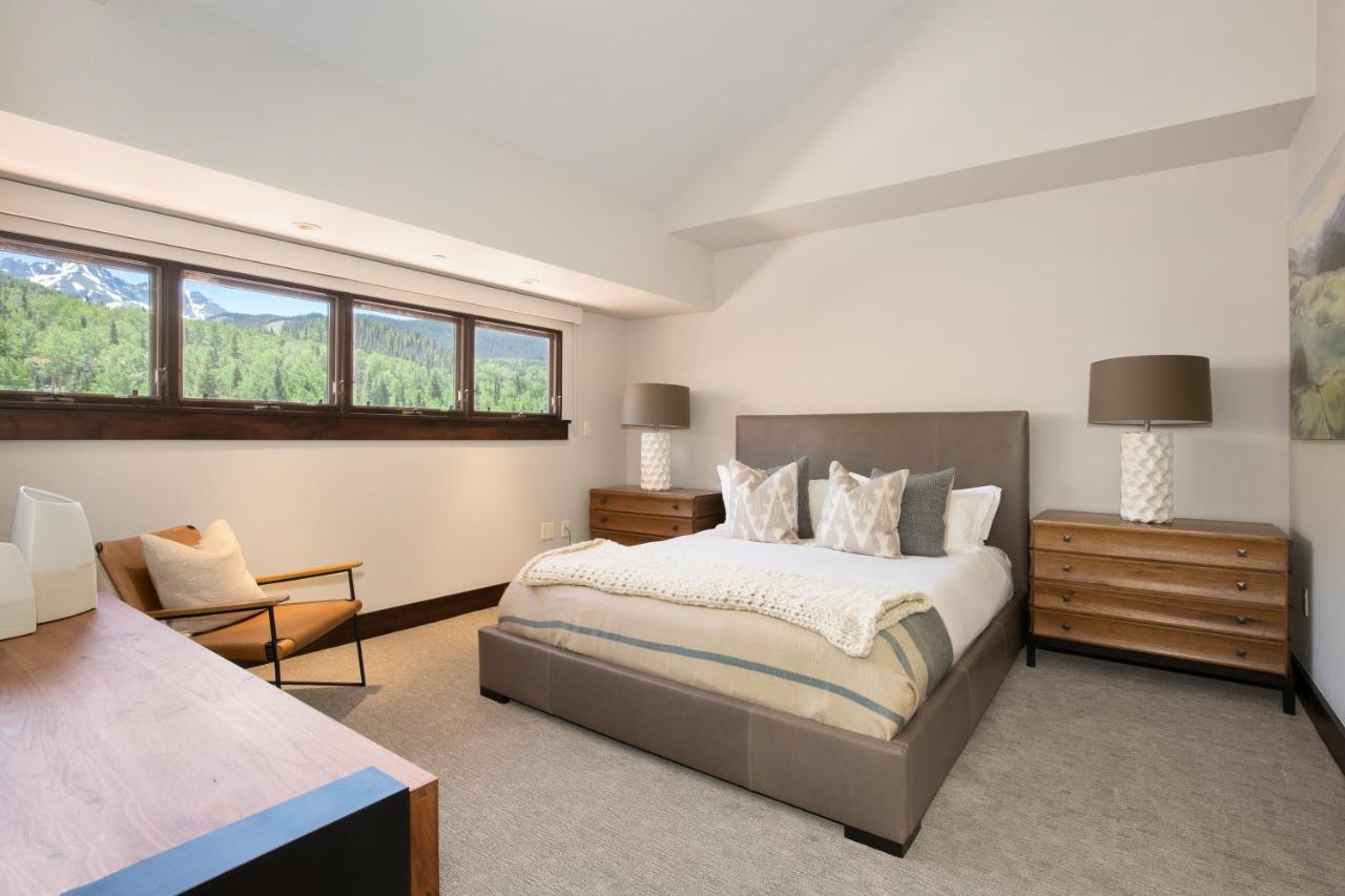 Five-Bedroom Penthouse at Relais & Châteaux Lumière by Dunton