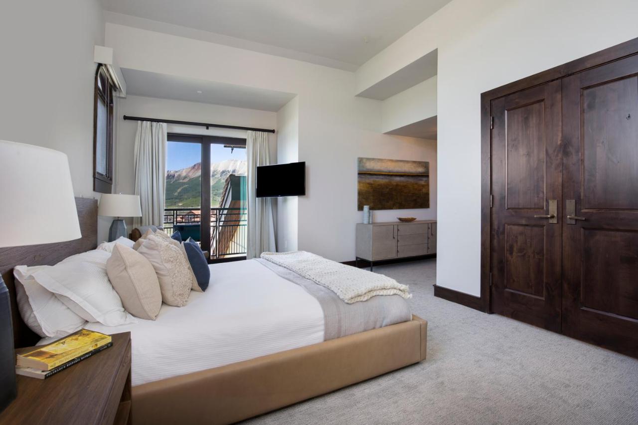 Five-Bedroom Penthouse at Relais & Châteaux Lumière by Dunton