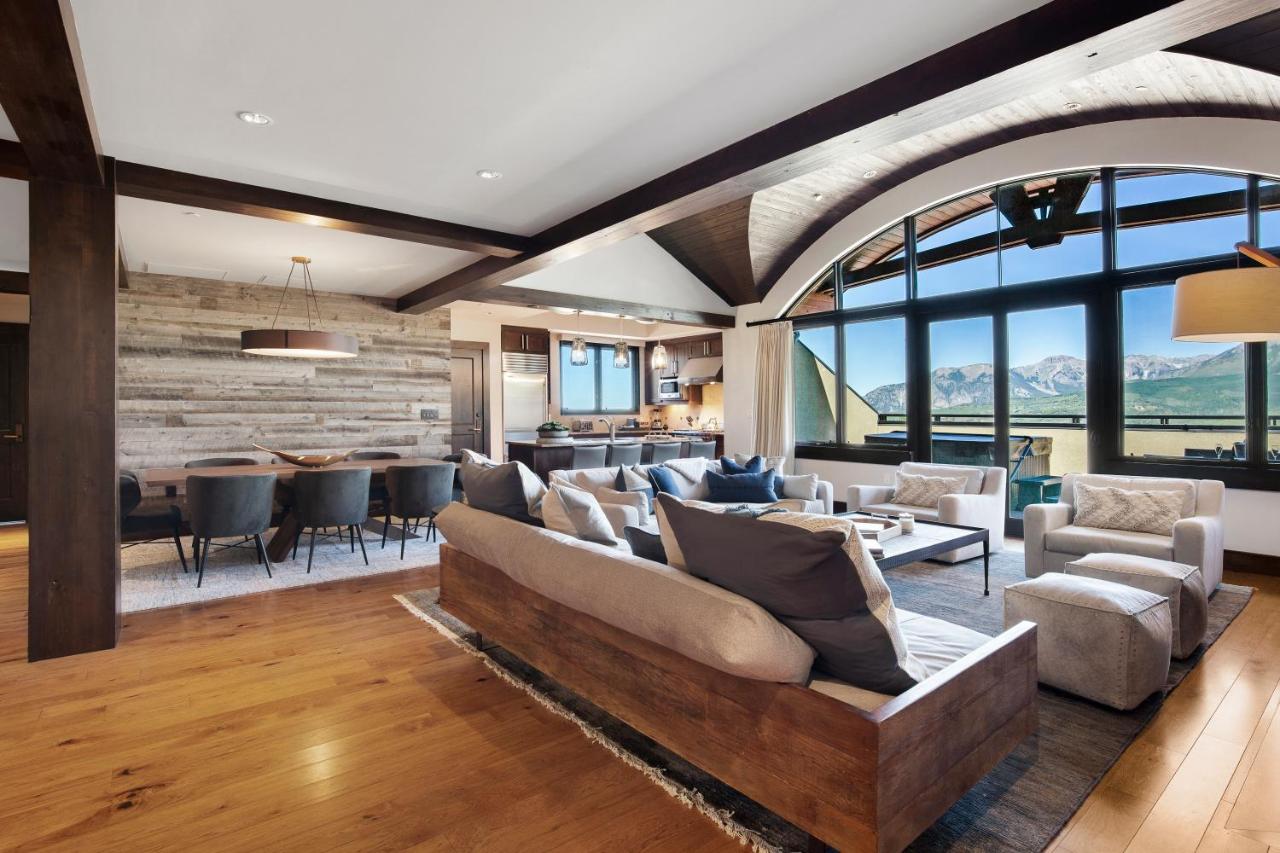Five-Bedroom Penthouse at Relais & Châteaux Lumière by Dunton