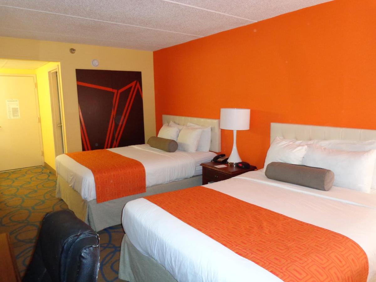 Queen Room with Two Queen Beds - Non-Smoking at Howard Johnson by Wyndham Suffern