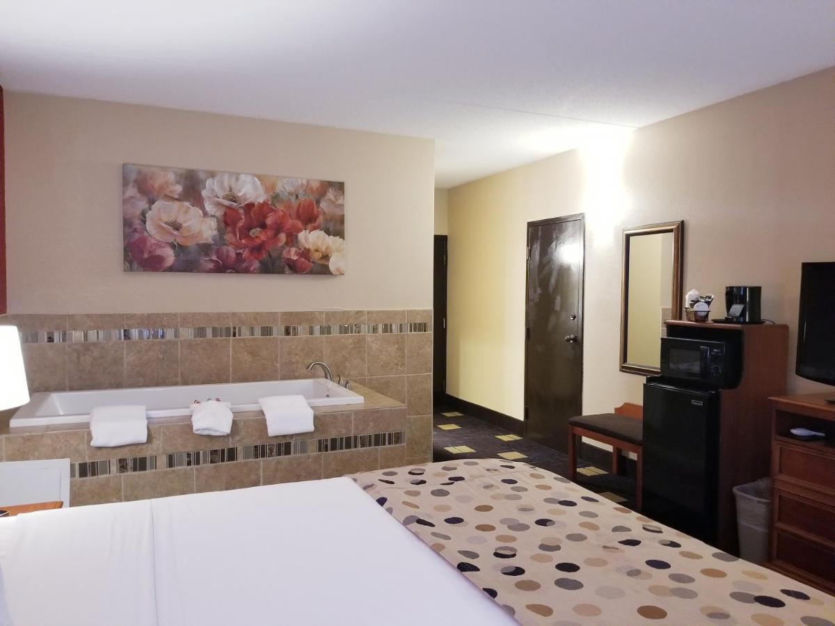 Deluxe King Studio Suite - Non-Smoking at Baymont by Wyndham Indianapolis West