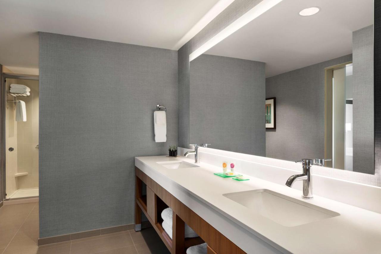 Suite, 1 King Bed at Hyatt Place Virginia Beach Town Center