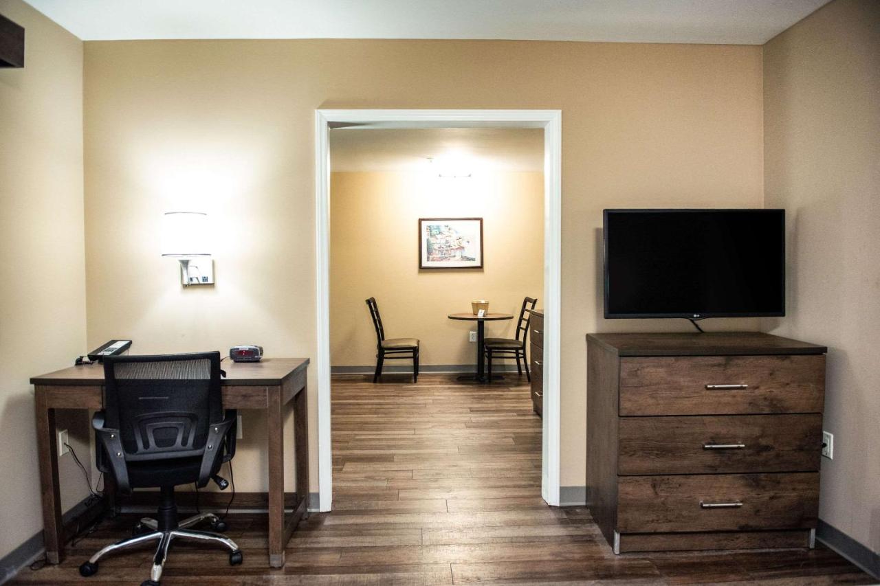 Queen Suite with Two Queen Beds - Smoking at Suburban Studios Charlotte-Ballantyne