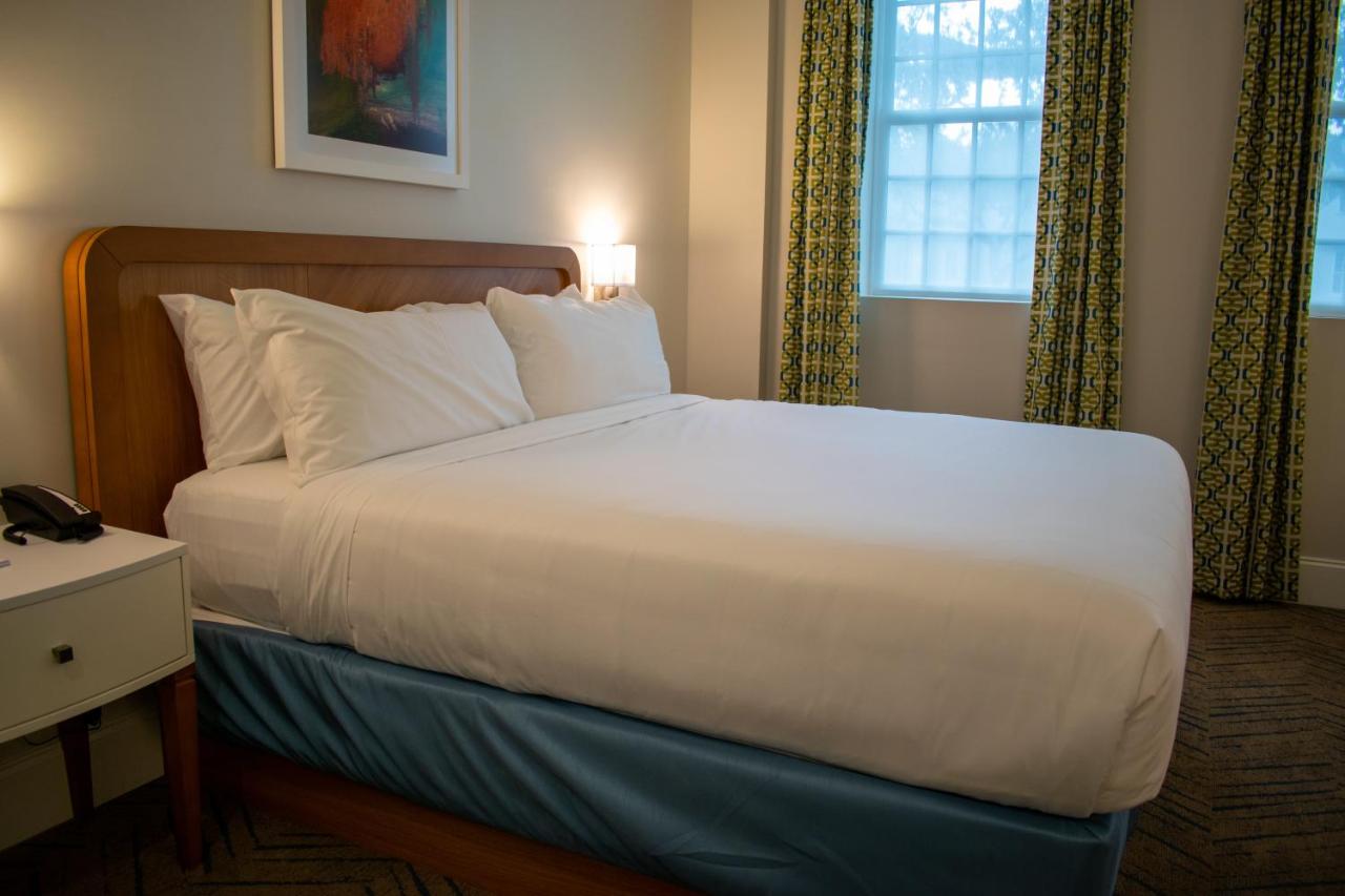 Standard King Room at Centennial Plaza Resort Gulfport