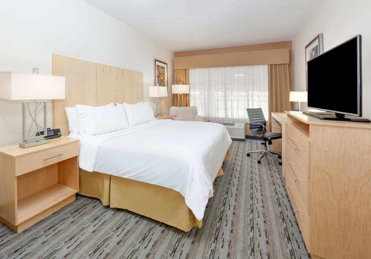 King Suite - Hearing Accessible at Holiday Inn Express & Suites San Antonio - Brooks City Base by IHG
