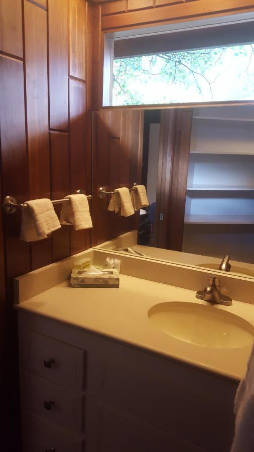 Two-Bedroom Condo With Bathroom at St. Moritz Lodge & Condominiums