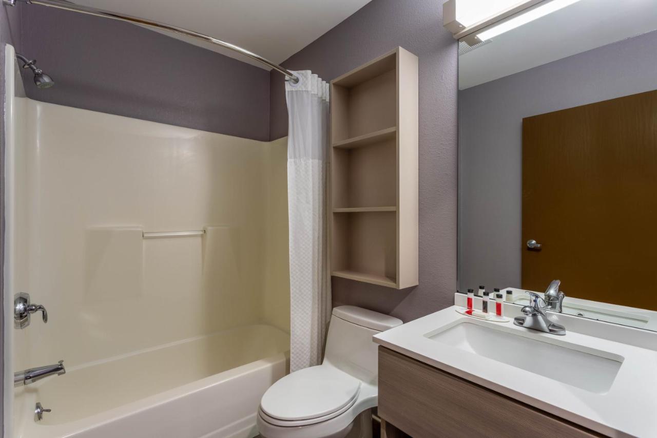 Queen Room - Non-Smoking at Microtel Inn & Suites by Wyndham Bethel/Danbury