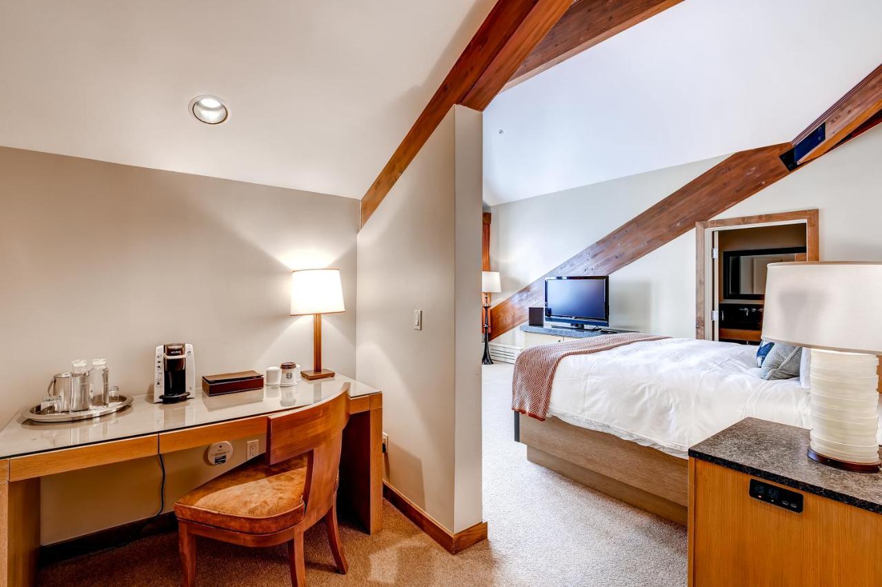 Deluxe King Room at The Osprey at Beaver Creek, a RockResort, by Vail Resorts