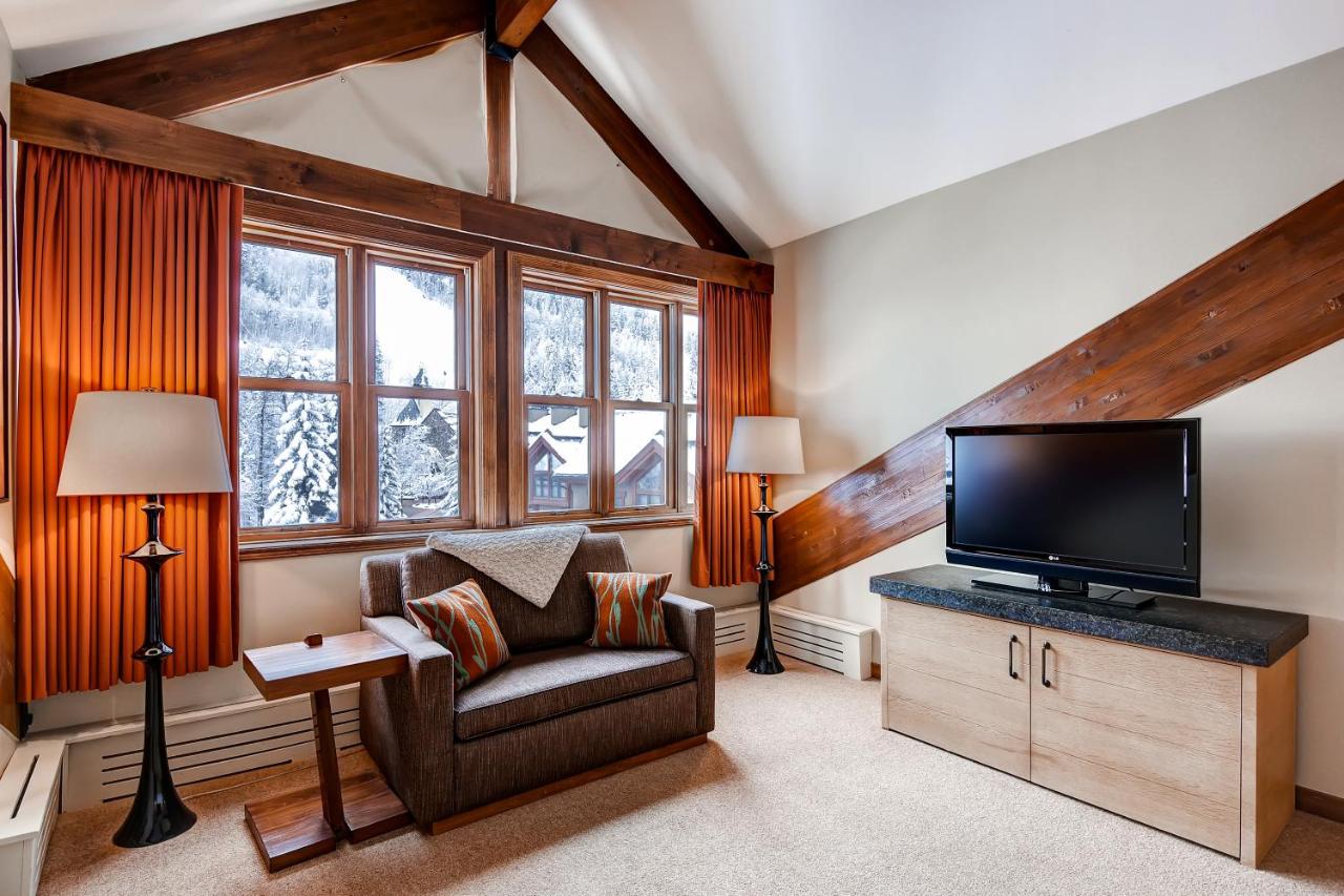 Deluxe King Room at The Osprey at Beaver Creek, a RockResort, by Vail Resorts