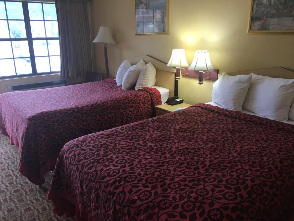 Double Room with Two Double Beds - Non-Smoking at Days Inn by Wyndham Yazoo City