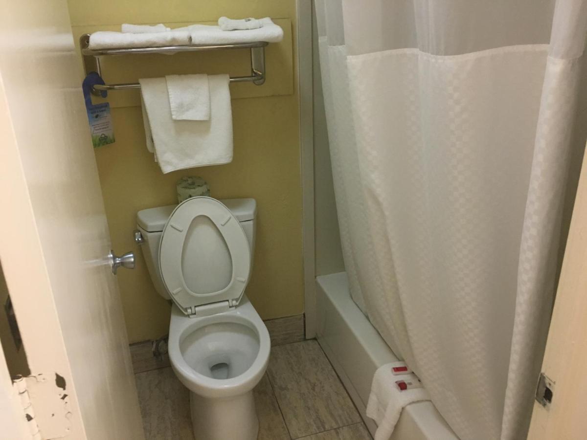 Double Room with Two Double Beds - Non-Smoking at Days Inn by Wyndham Yazoo City