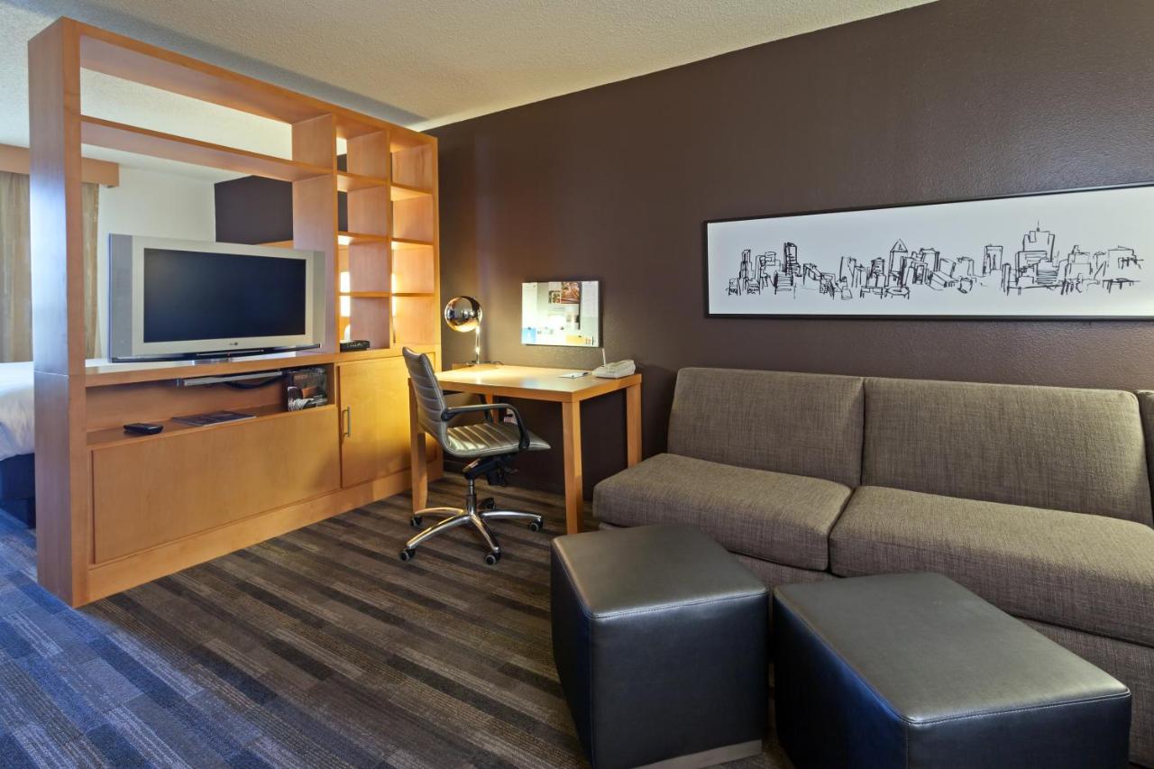 Studio King at HYATT house Houston/Galleria