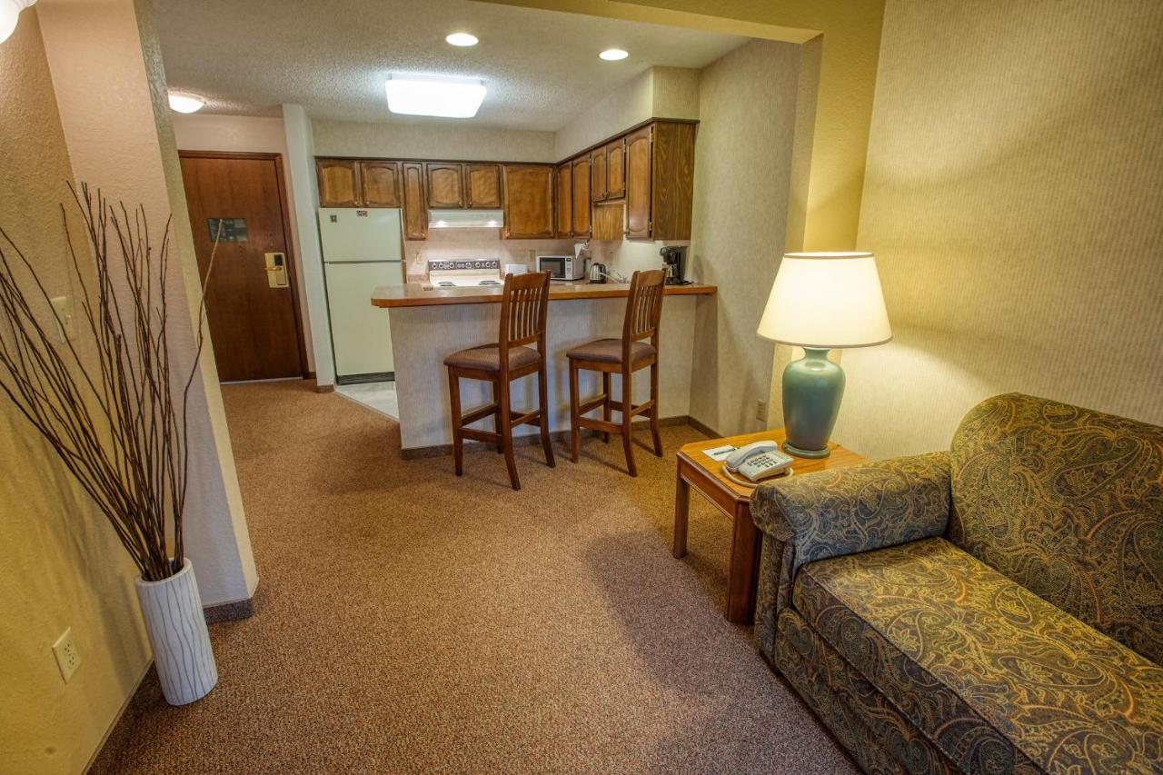 | Sophie Station Suites
