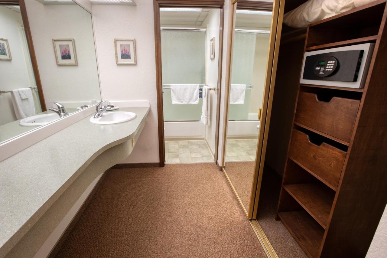 | Sophie Station Suites