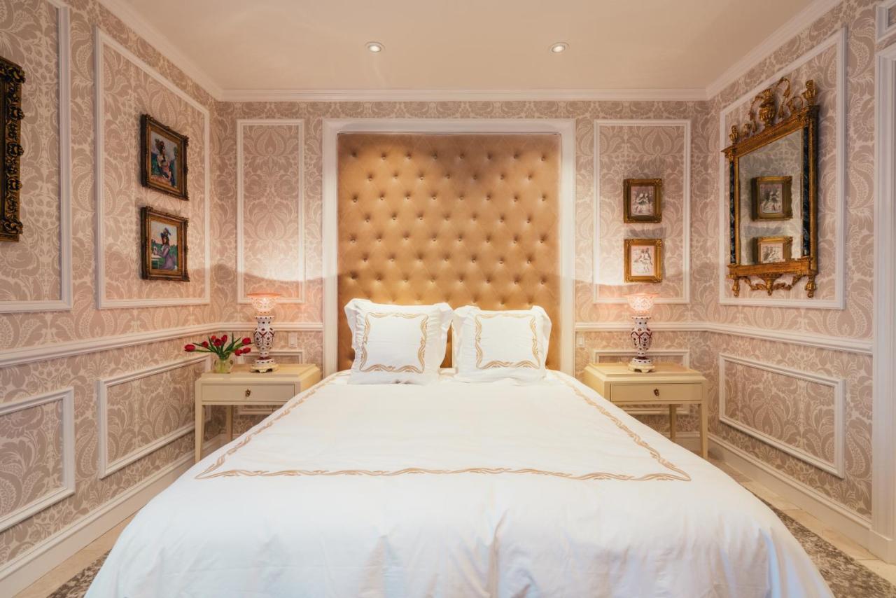 Suite with Spa Bath at Sutter Mansion