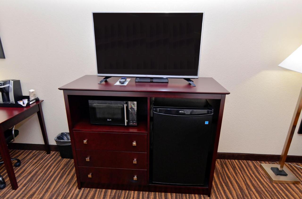 Standard King Room at Cobblestone Inn & Suites - Monticello