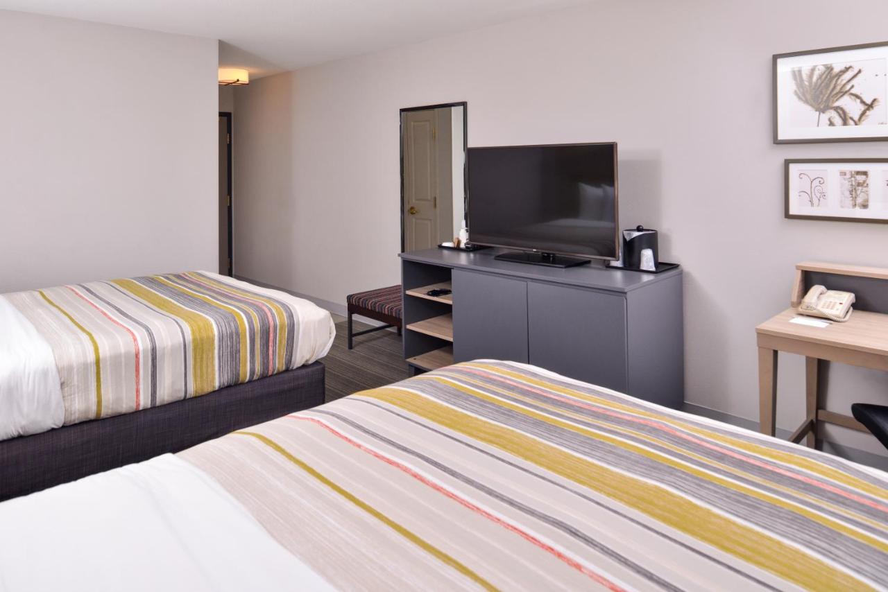 Queen Room with Two Queen Beds at Country Inn & Suites by Radisson, Tinley Park, IL