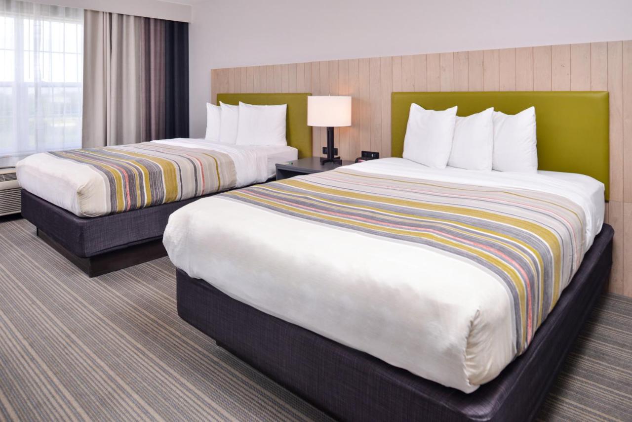 Queen Room with Two Queen Beds at Country Inn & Suites by Radisson, Tinley Park, IL
